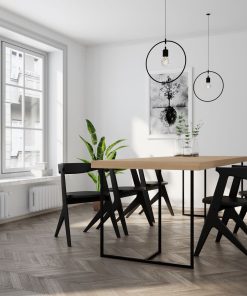 Loft-Stil Esszimmertisch mit schwarzen Beinen und abgenutzter Holzoptik